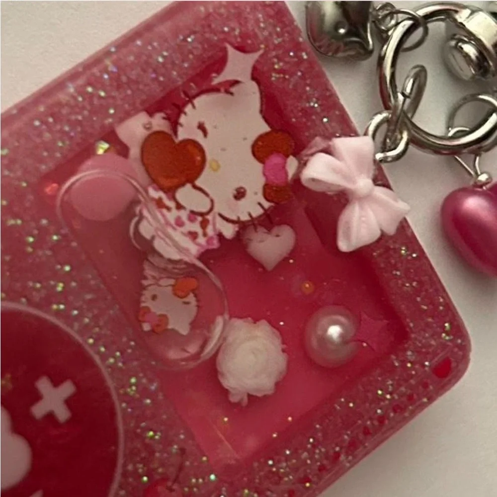 Hello Kitty Keychain - Picture 4 of 4